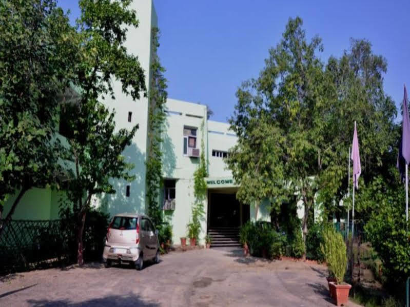 Hotel Bharatpur Ashok Exterior photo